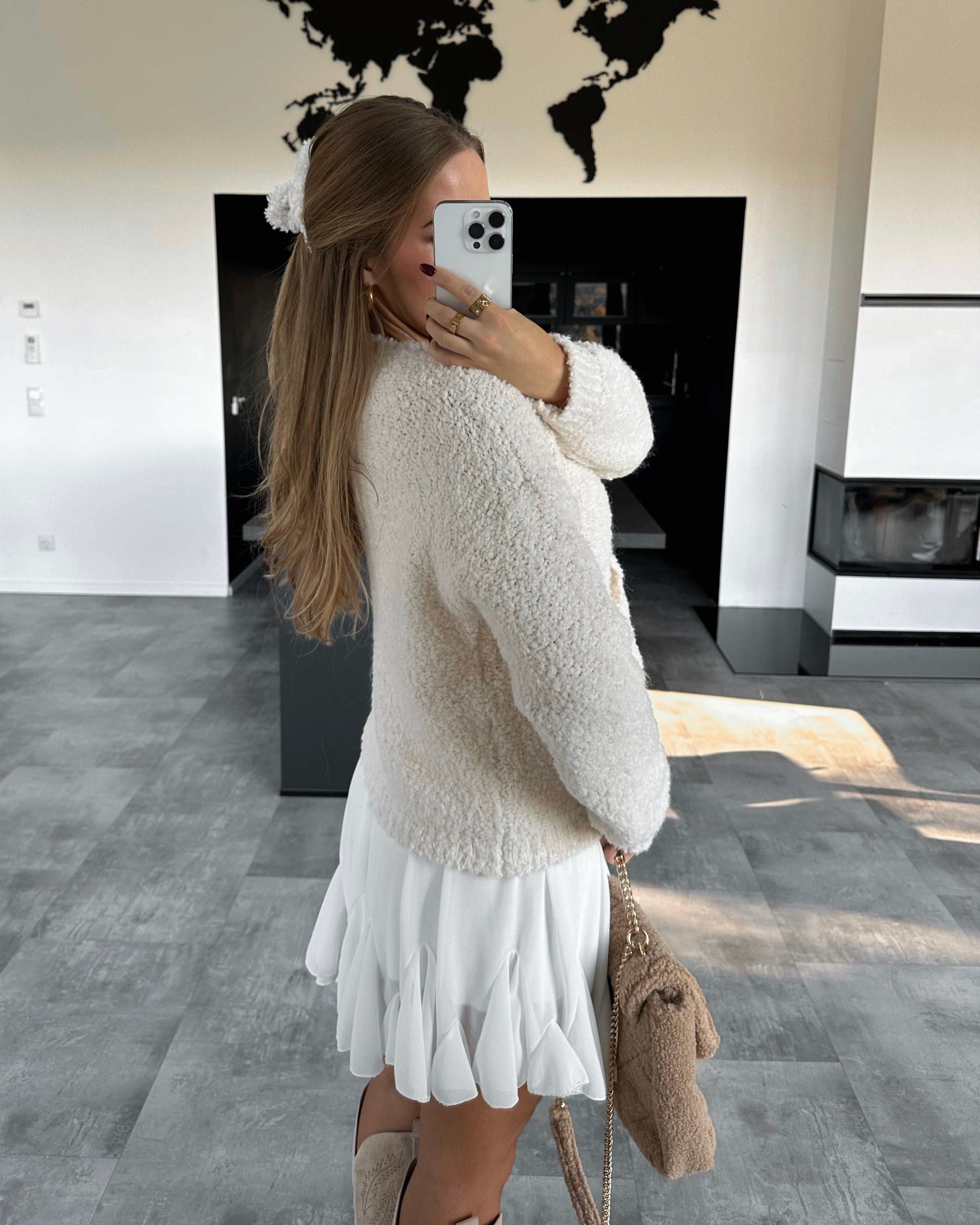 Bouclé Cardigan "Estelle" mit goldenen Knöpfen Ecru