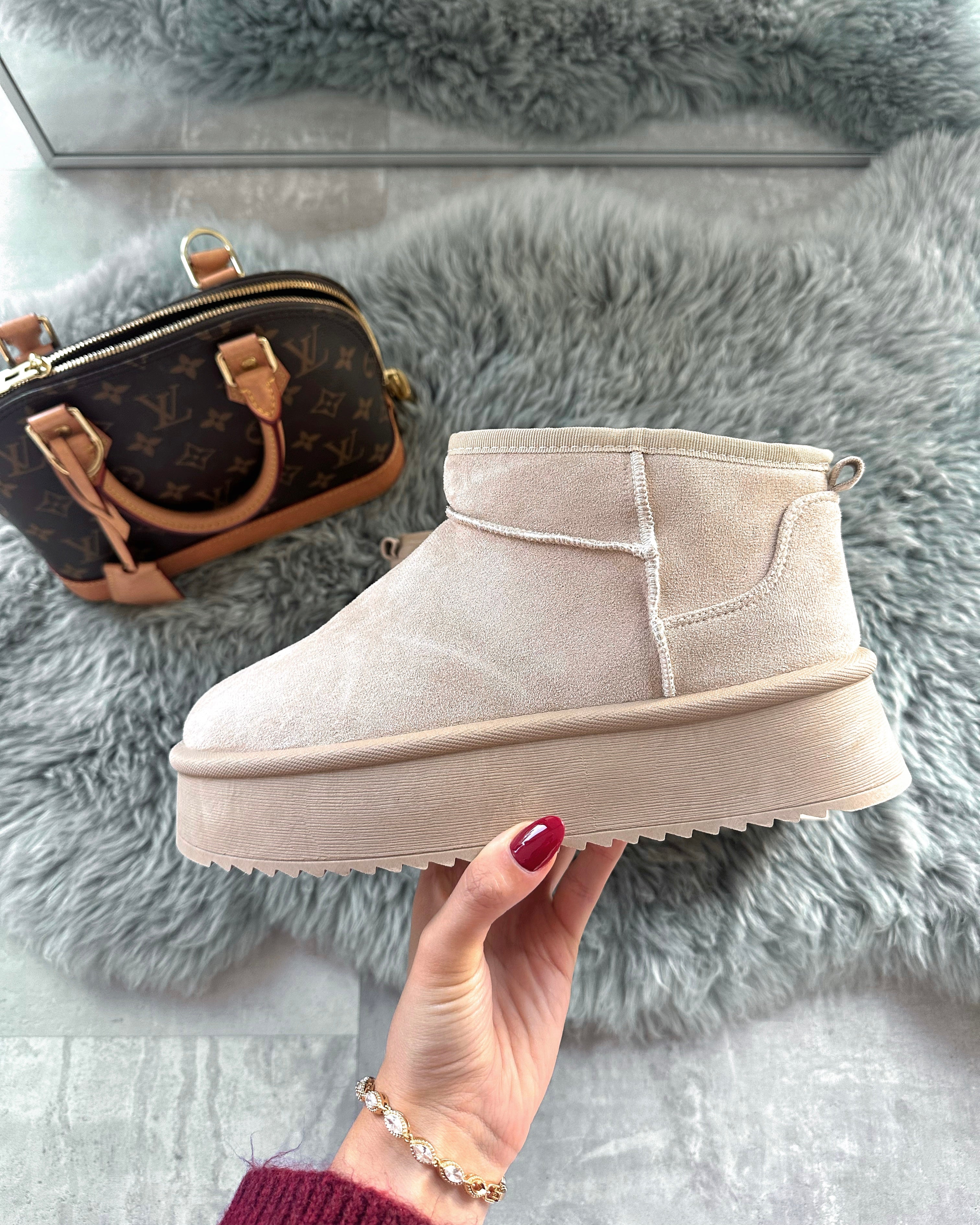 Mini Boots mit Plateau Beige