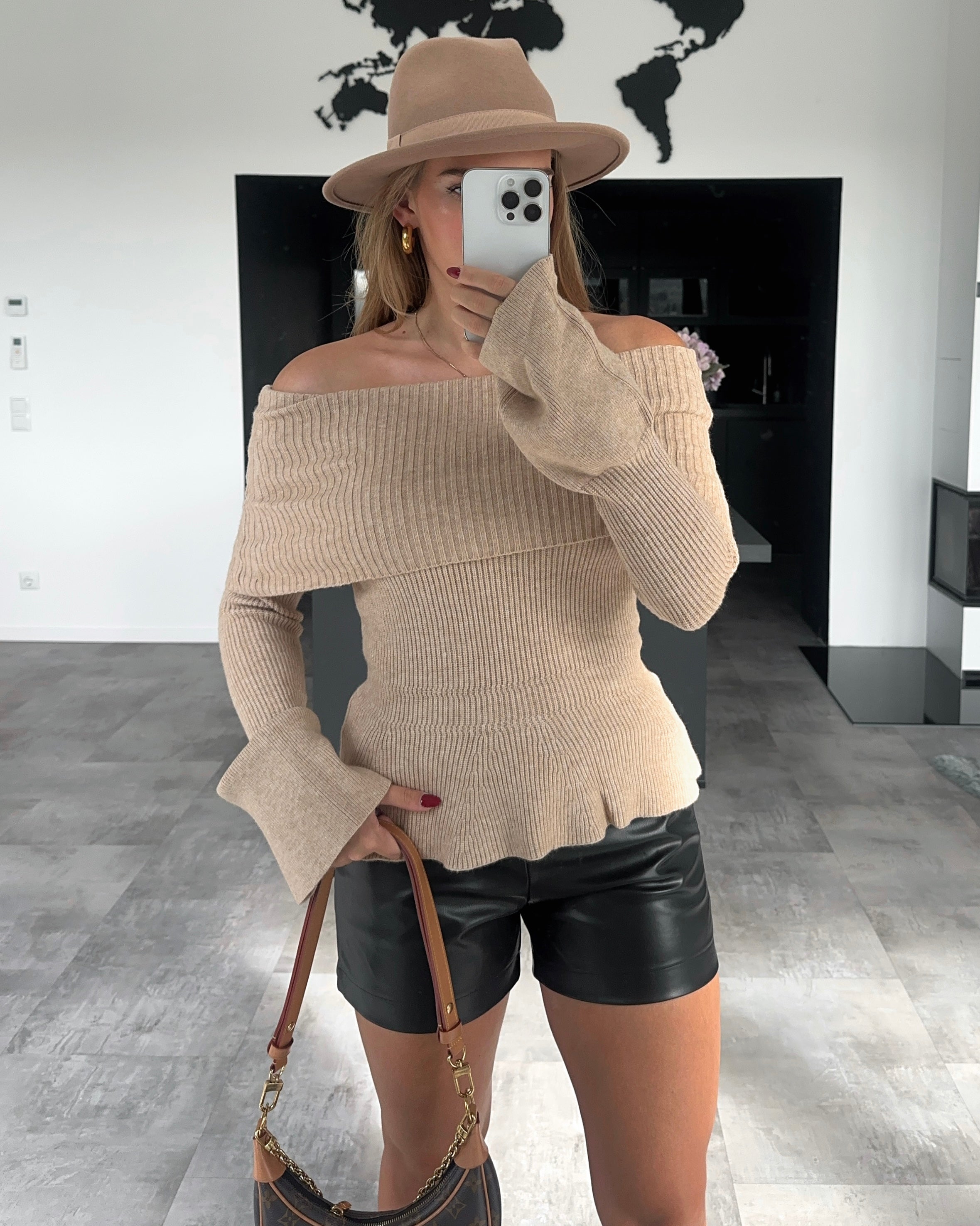 Off-Shoulder Pullover „Leighton“ Beige